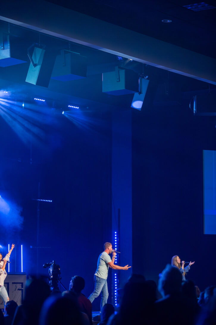 A d&b Soundscape system bring church worship to life.