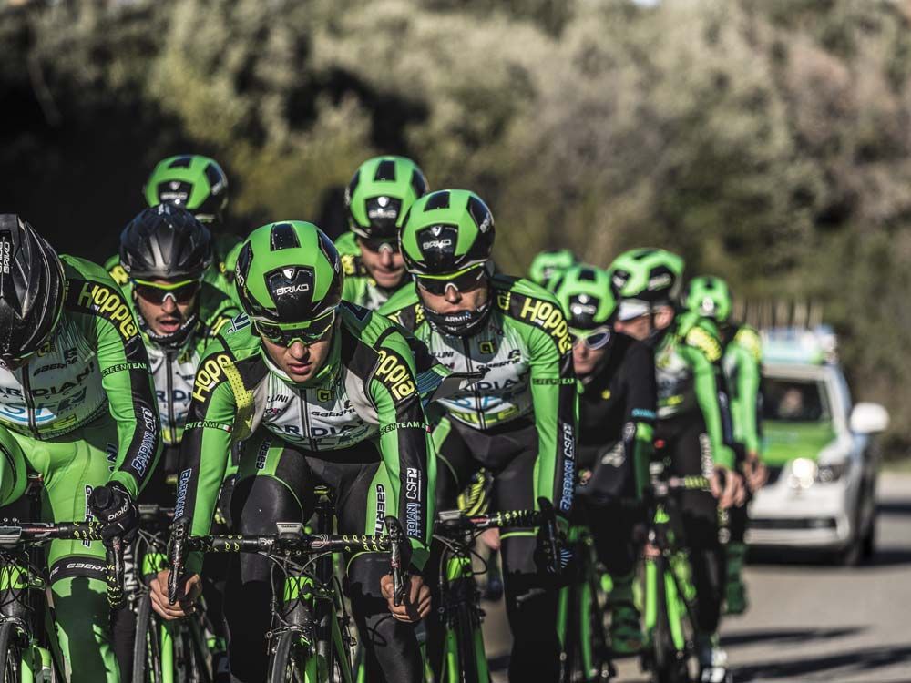 Bardiani-CSF are using Briko glasses and helmets in 2016