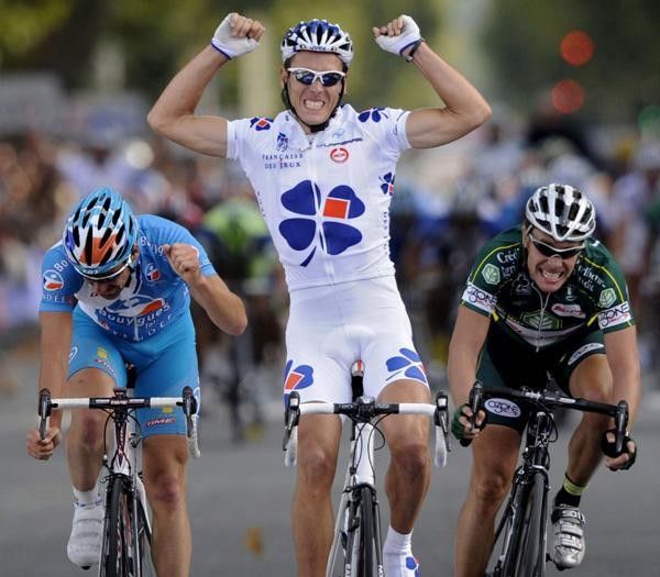Gilbert's teammate Delage led out the sprint for his teammate