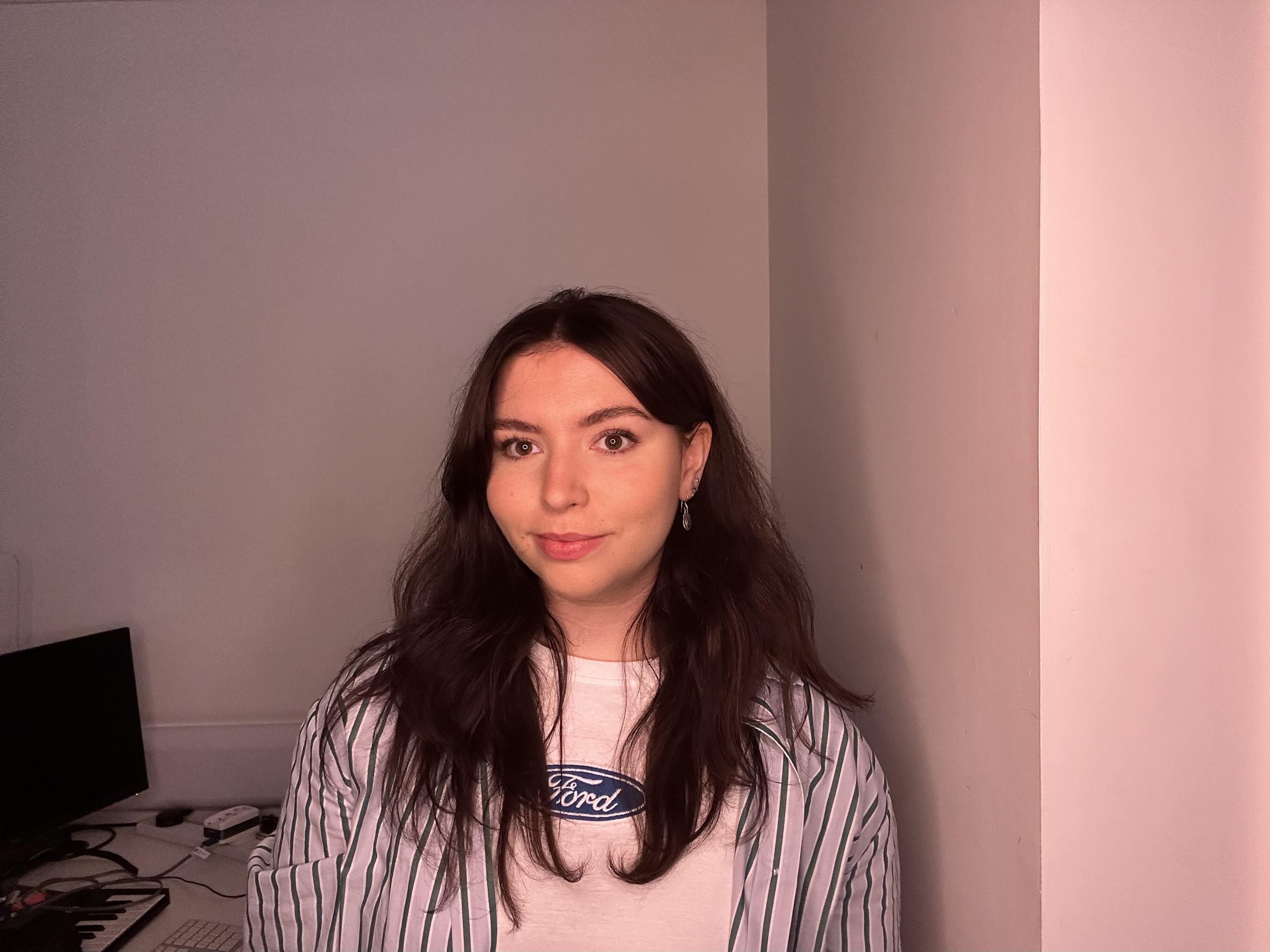Selfies taken using the orange filter on the Neewer RL-18