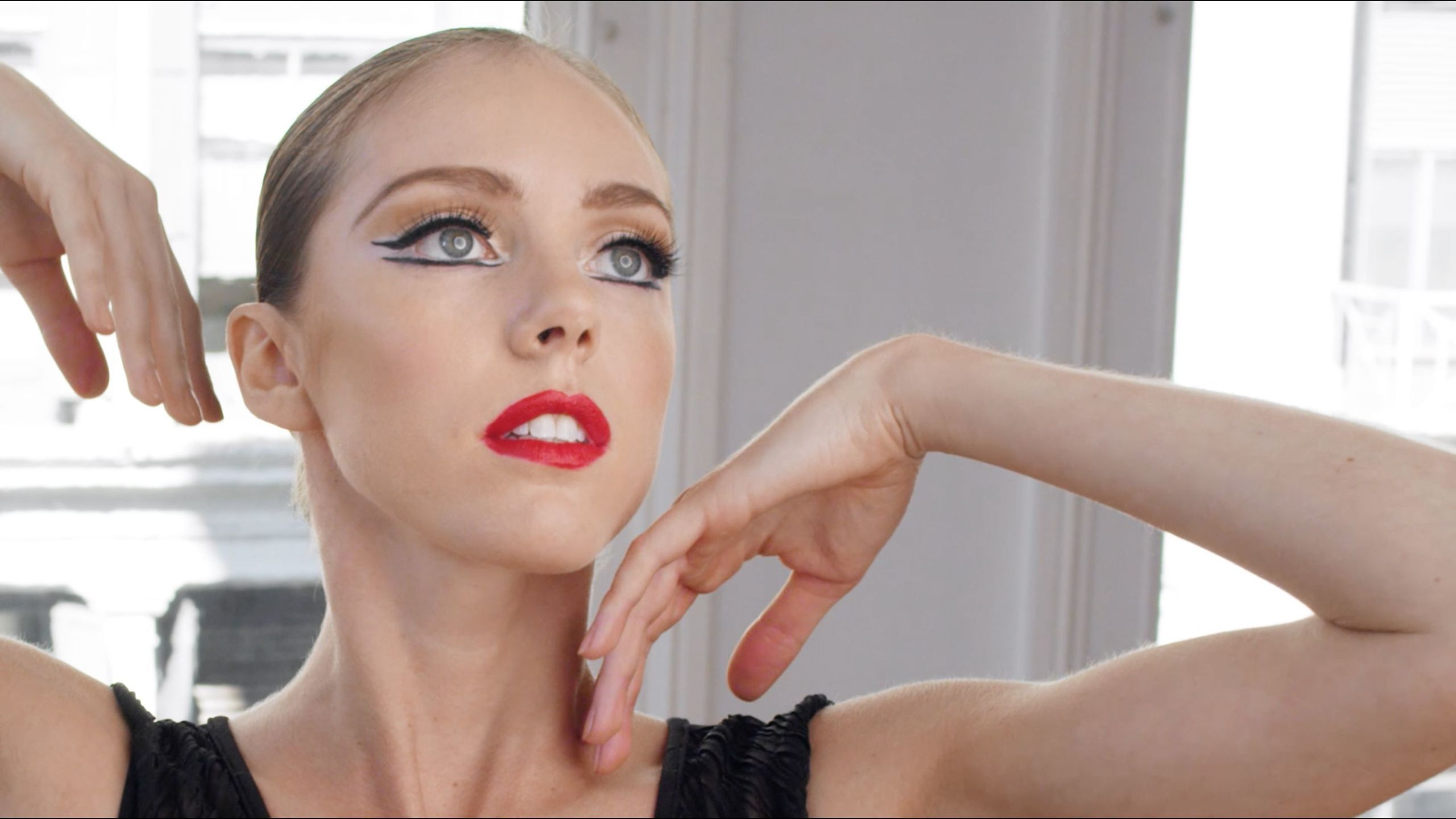 Watch This Ballerina Remove Her Stage Makeup - Ballerina Quickly Washes Her  Face