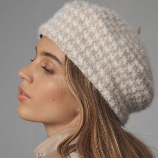dogtooth beret in white and beige