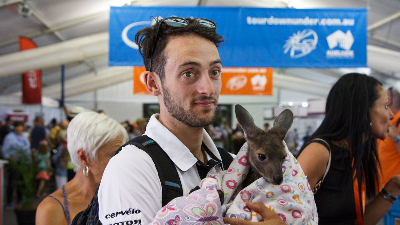 Nathan Haas getting to know the locals at the 2016 Santos Tour Down Under