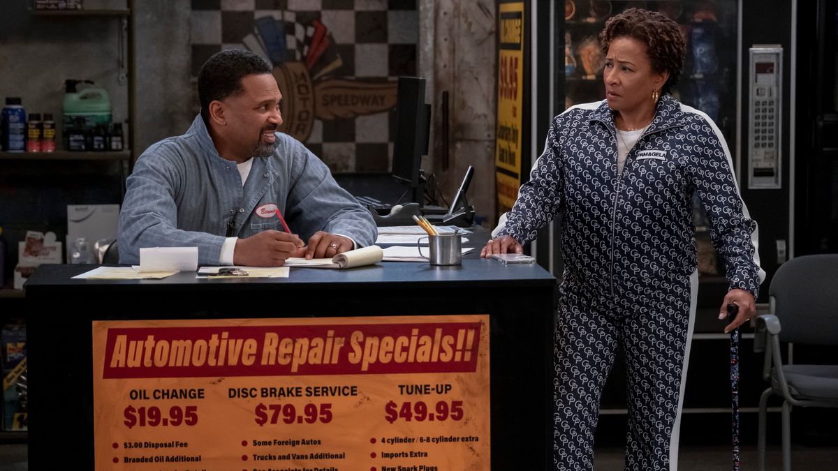 Mike Epps as Bennie and Wanda Sykes as Lucretia in the car repair shop in The Upshaws season 4