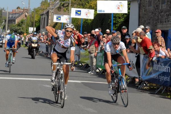 Another win for Niels Albert - this time, it's on the road.