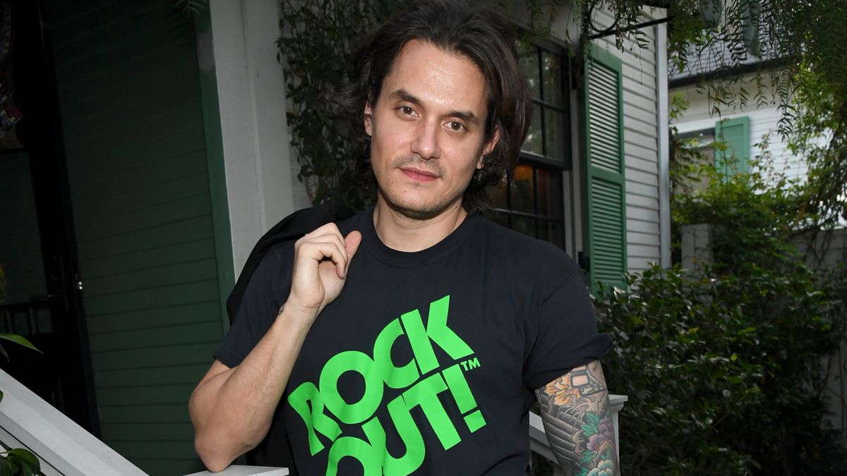 John Mayer proves tone is in the hands with an Epiphone guitar and ...