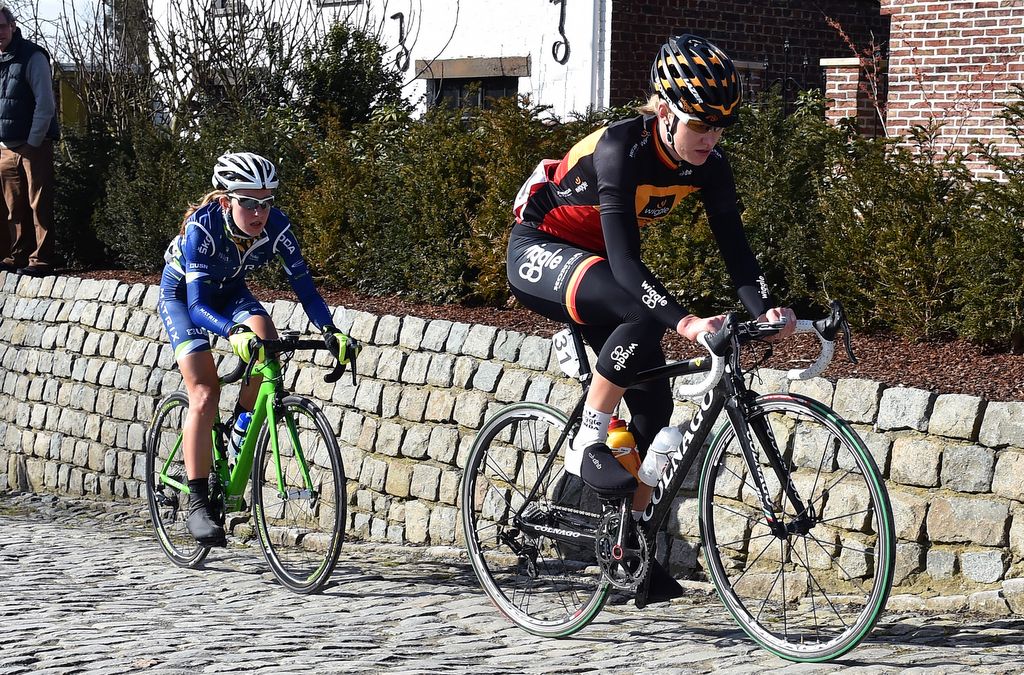 Jolien D'hoore (Wiggle Honda) leads Molly Weaver (Matrix Pro Cycling)