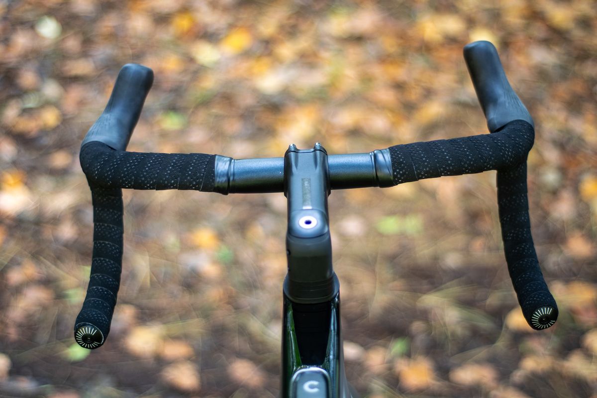 A Cannondale Synapse Carbon 2 bike