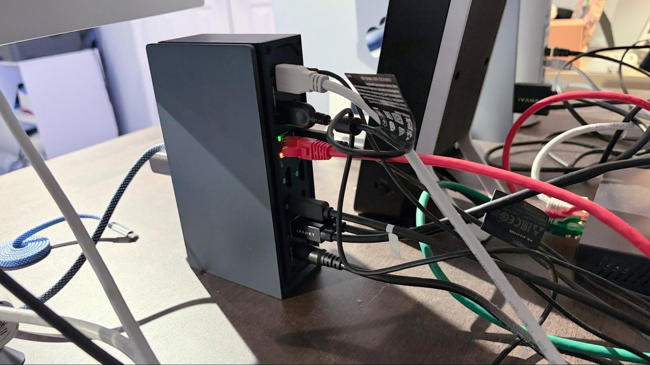 Thunderbolt 4 Docks