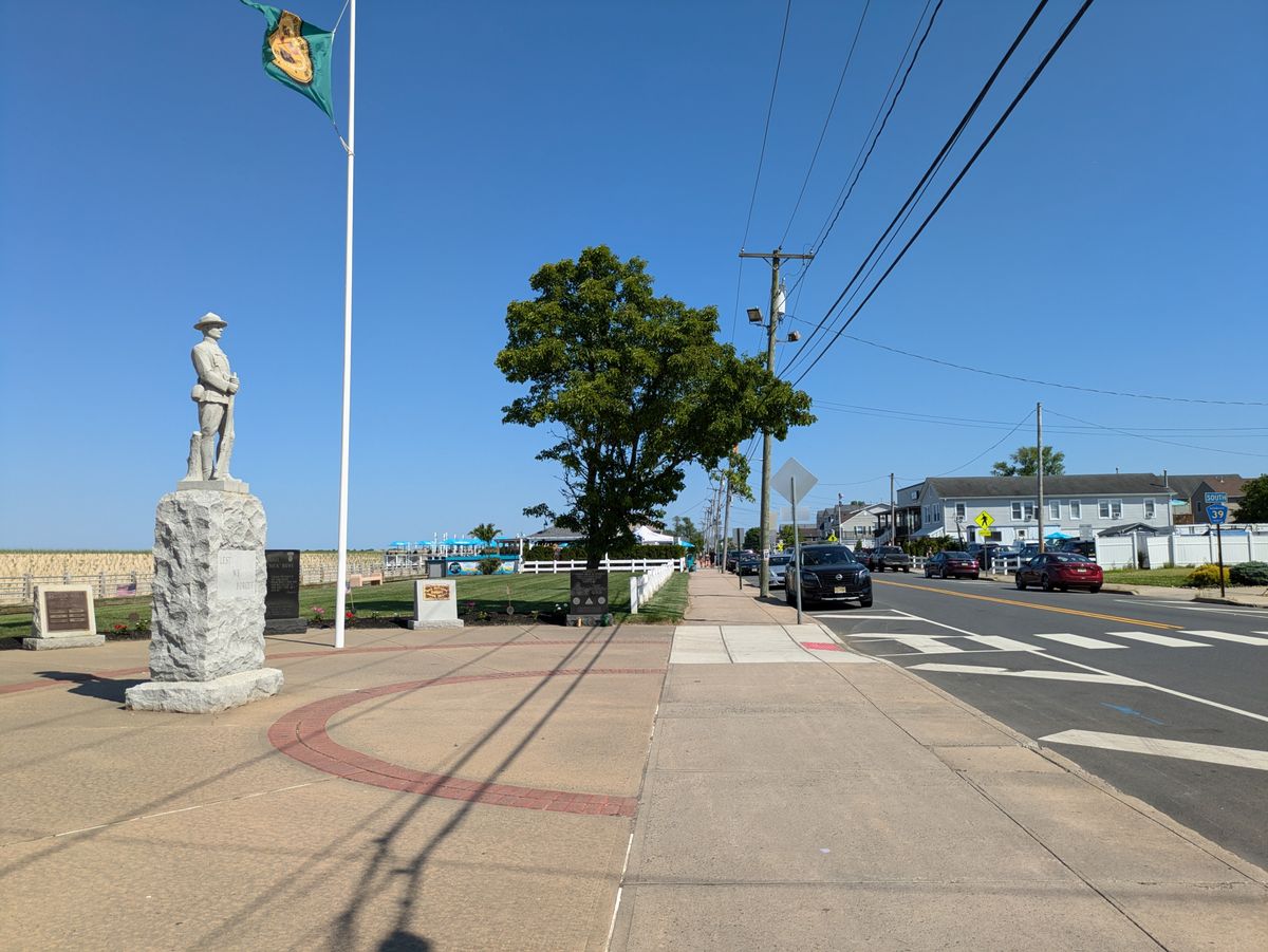 Google Pixel 8a daytime sample.