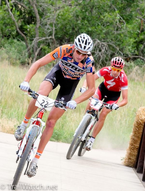Ryan Trebon (Kona) trying to get away from Wells.