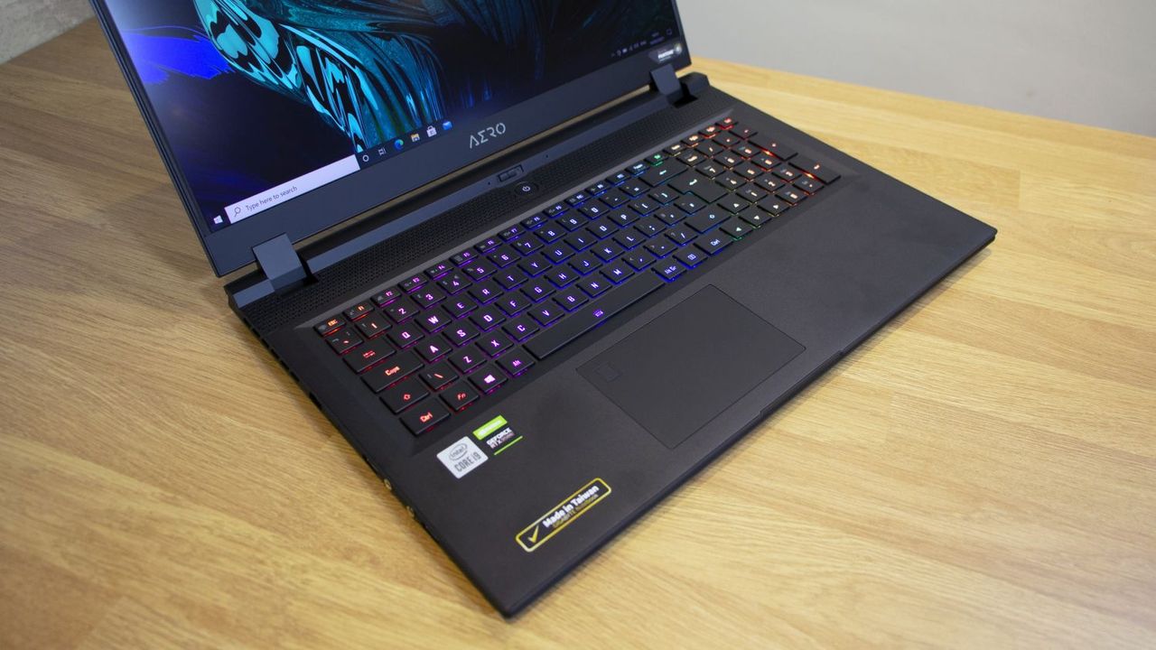 Gigabyte Aero 17 HDR YC keyboard