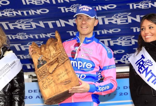 Damiano Cunego (Lampre-ISD) with the spoils.