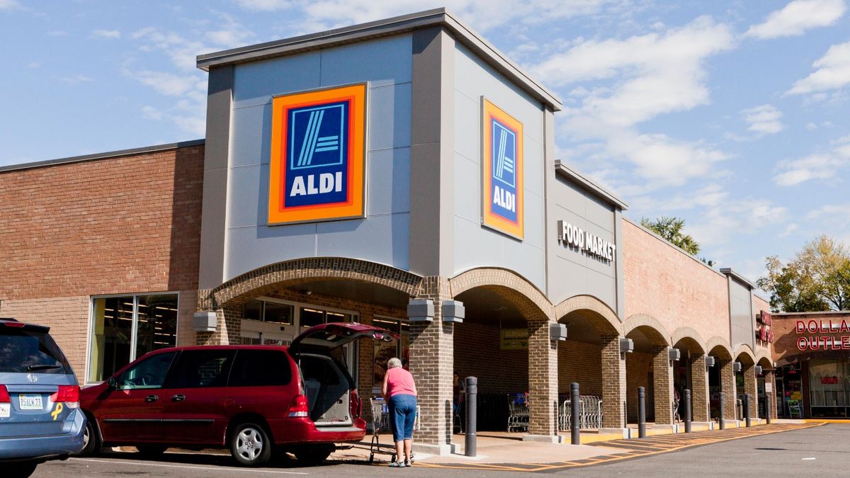 Aldi confirms it will extend its click and collect service to 200