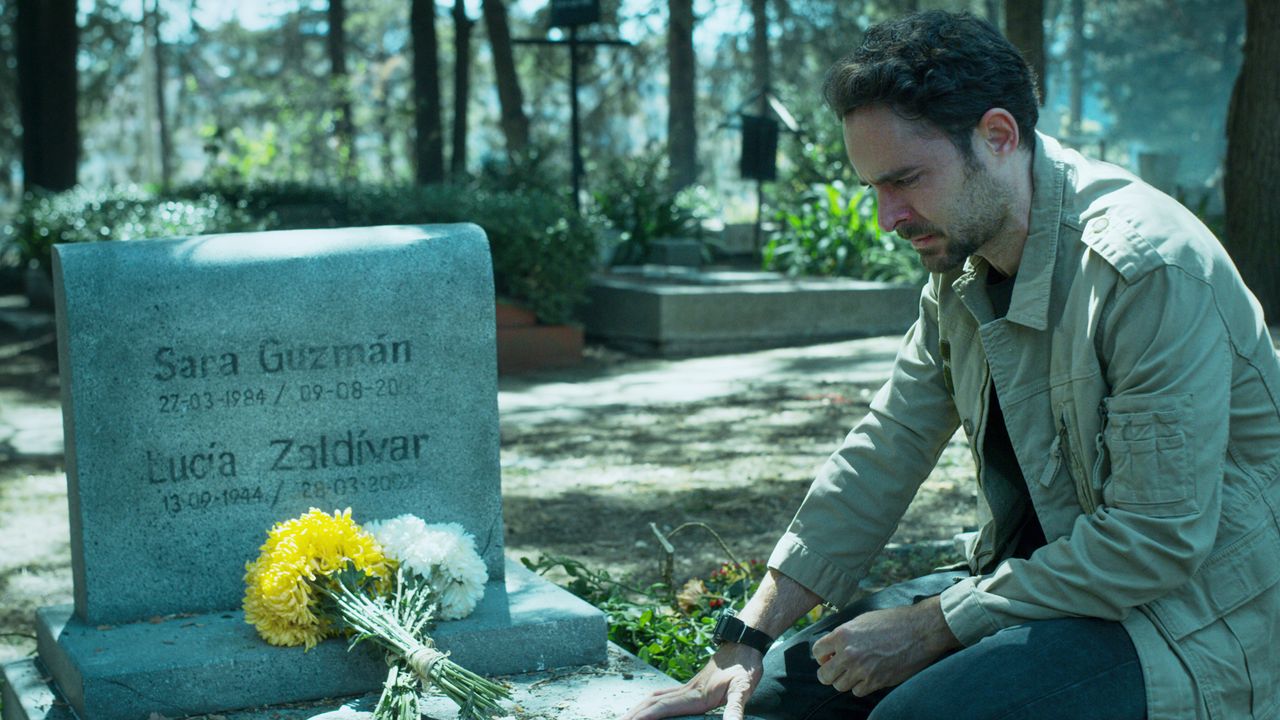 Manolo Cardona as Alex Guzman in "Who Killed Sara" on Netflix.