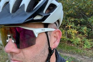 Mavic Syncros SL Mips helmet on the head of a cyclist