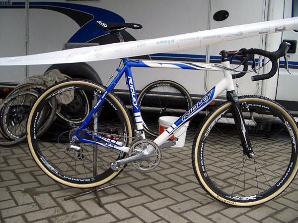 Davy Commeyne's Ridley in Palmans-Collstrop colours.