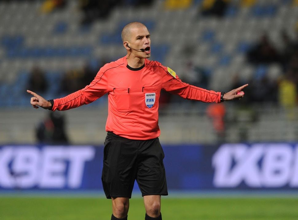 SA's Victor Gomes set to officiate at Tokyo Olympics FourFourTwo