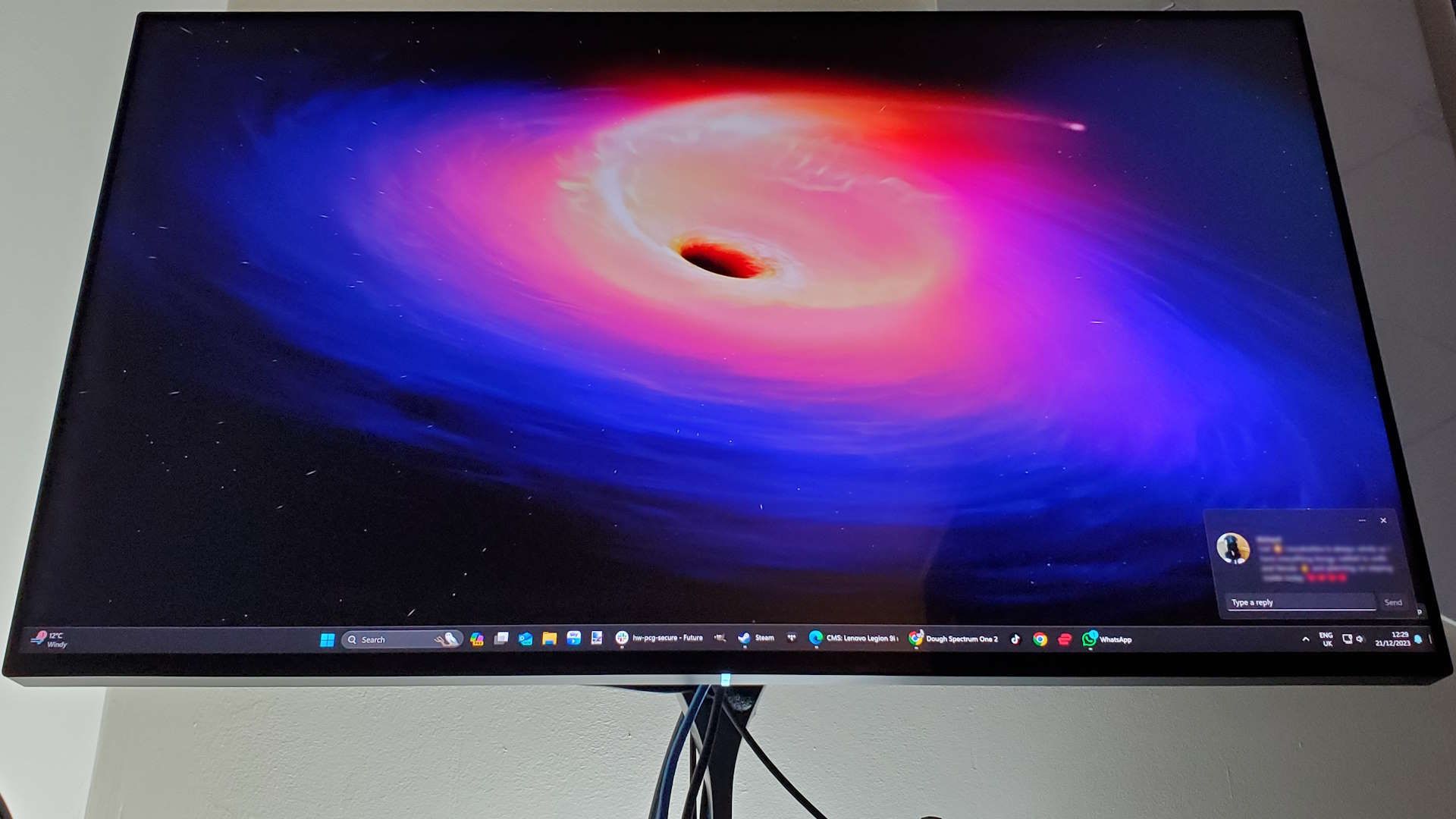 Spectrum One 27インチ 4K 144Hz モニター Spectrum One monitor with MacBook ProMotion support - 9to5Mac