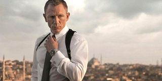 Daniel Craig adjusts tie shows off watch in Spectre