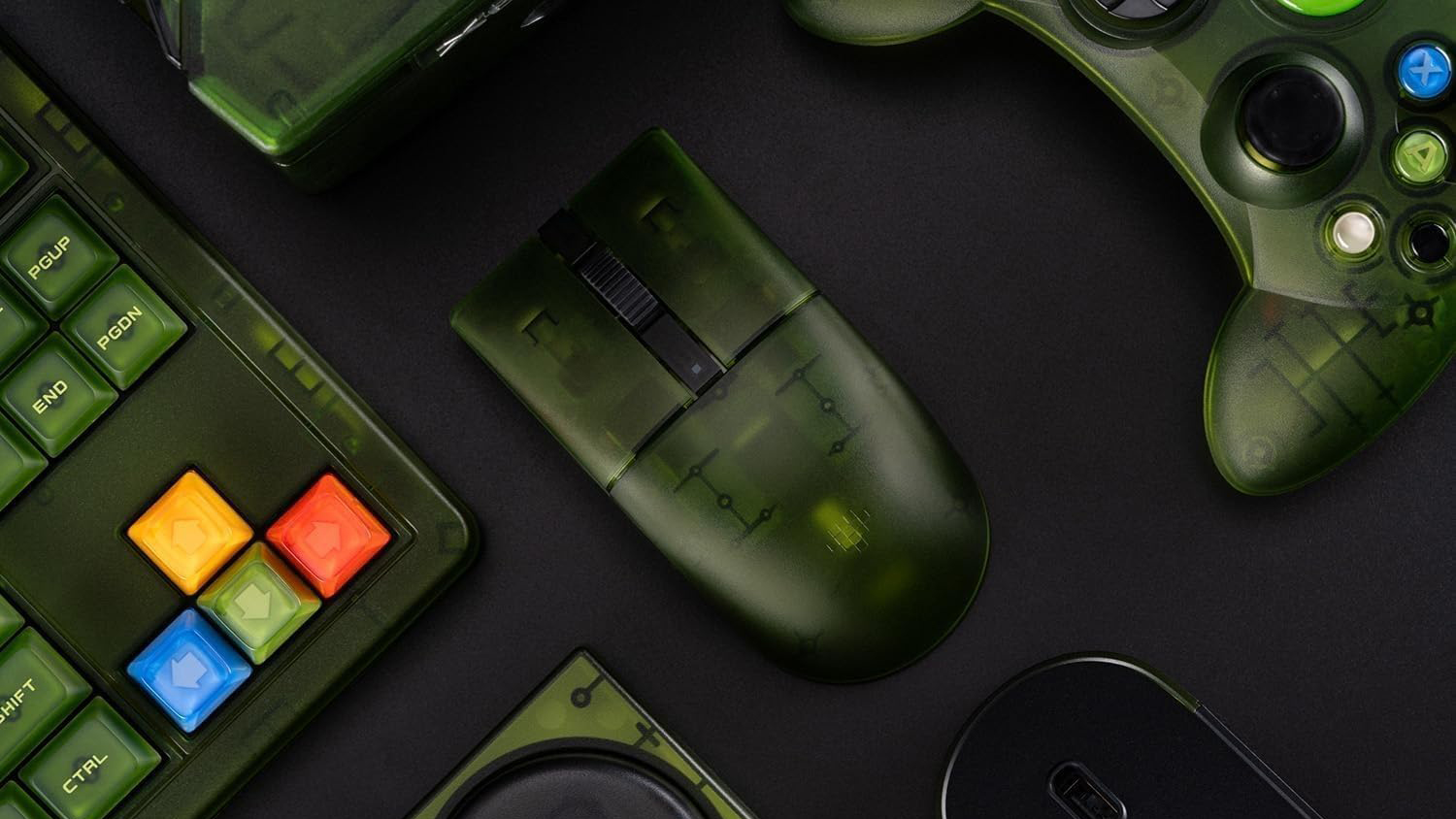 8BitDo Retro R8 Mouse in Xbox green