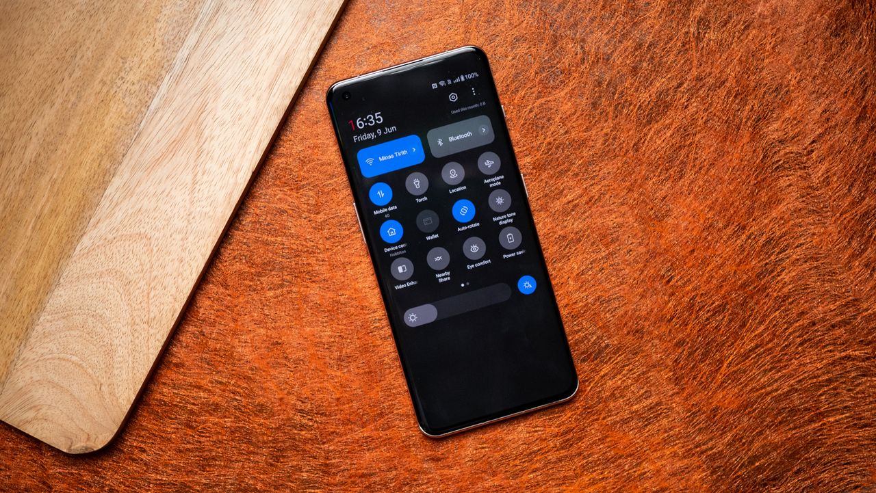 OnePlus 11 Marble Odyssey hands-on