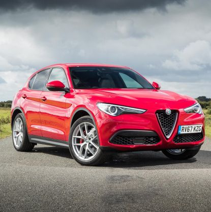 Alfa Romeo Stelvio crop