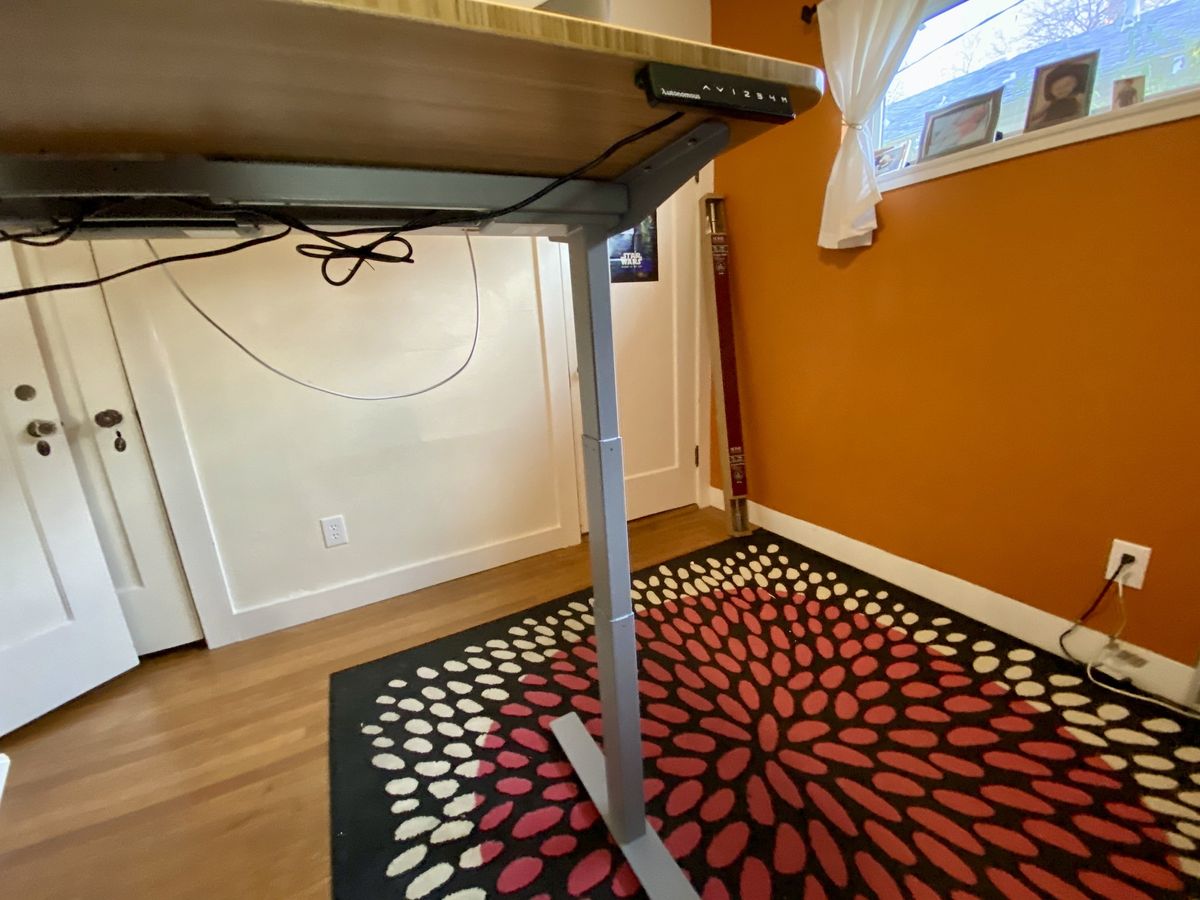 Autonomous SmartDesk 2 review Luxury standing desk at a budget price