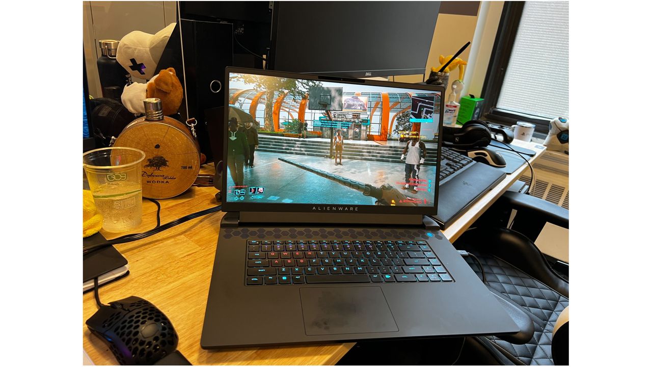 Alienware m17 r5 amd
