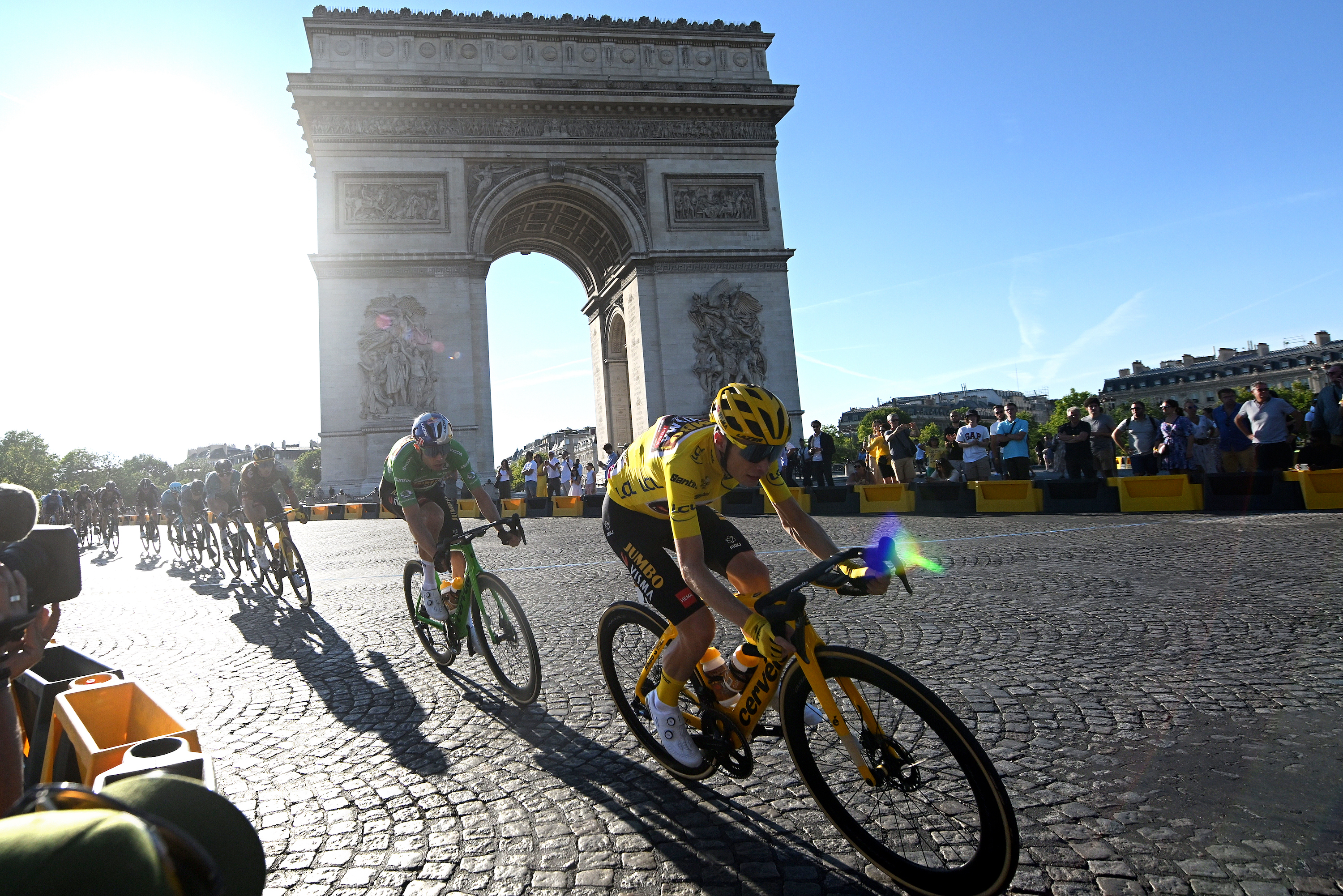 Tour de France riders put their bodies through hell. An expert explains 