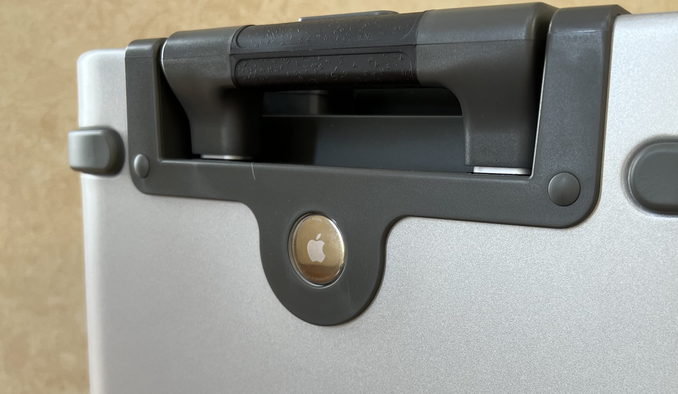 AirTag reunites traveler with stolen luggage and a thief wearing