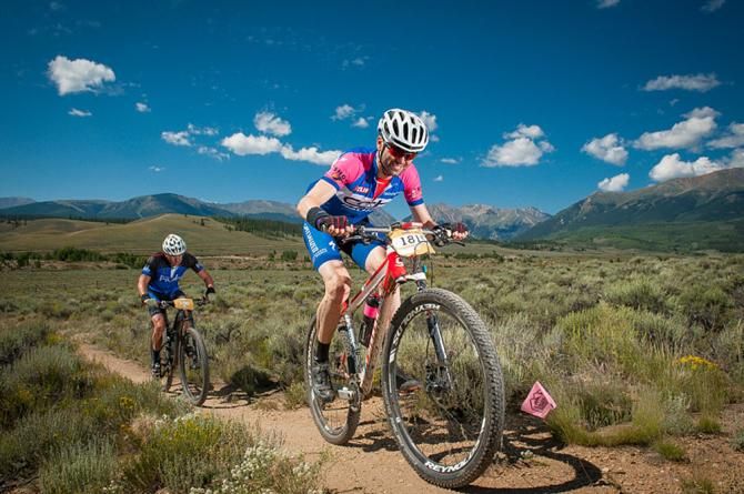 A few riders on the single track making their way into the top 10.