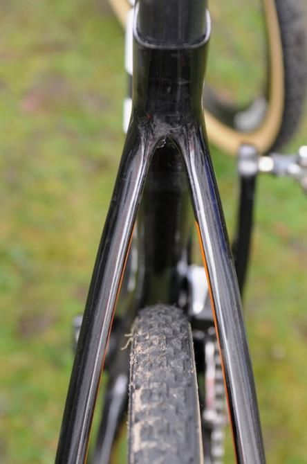 The bridgeless seat stays offer plenty of clearance and nowhere for mud to snag