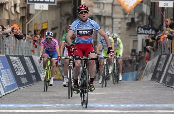 Cadel Evans (BMC) outkicked Italian champion Giovanni Visconti (Farnese Vini - Neri Sottoli) and Michele Scarponi (Lampre - ISD) for the win.