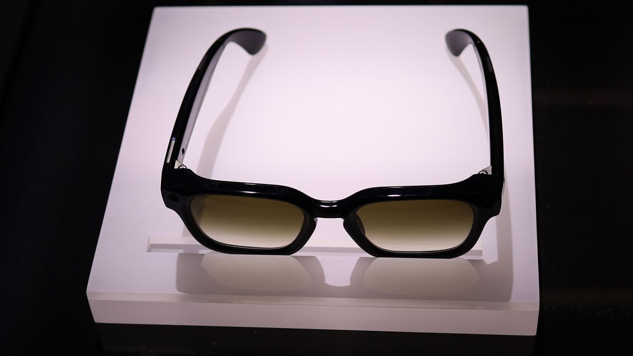 Meta Essilor Luxottica AI Glasses