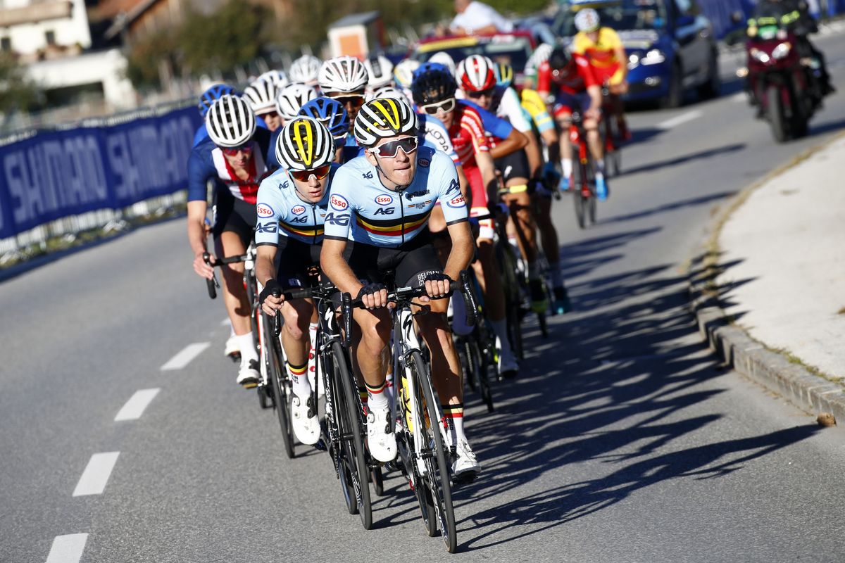 Belgium sets the pace in the junior men's race
