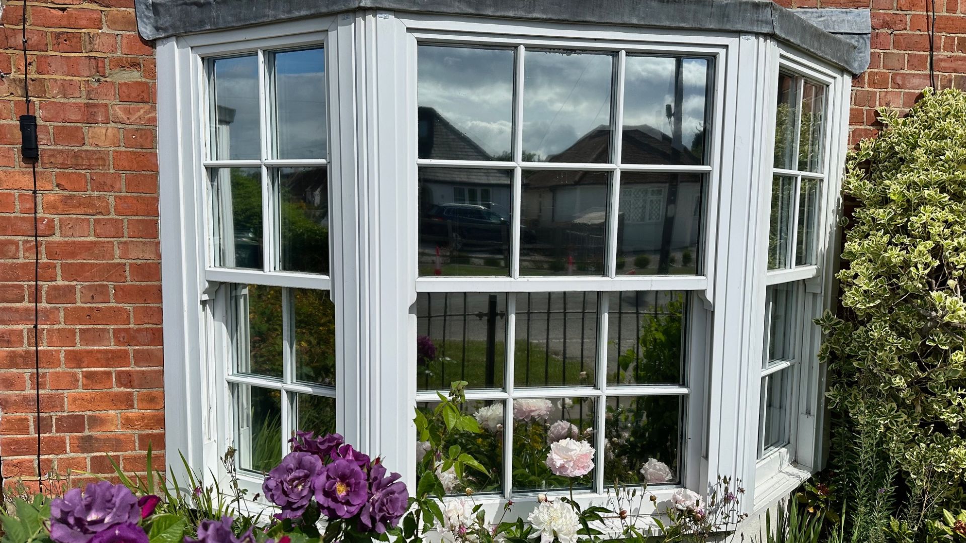 picture of window foil on large bay window