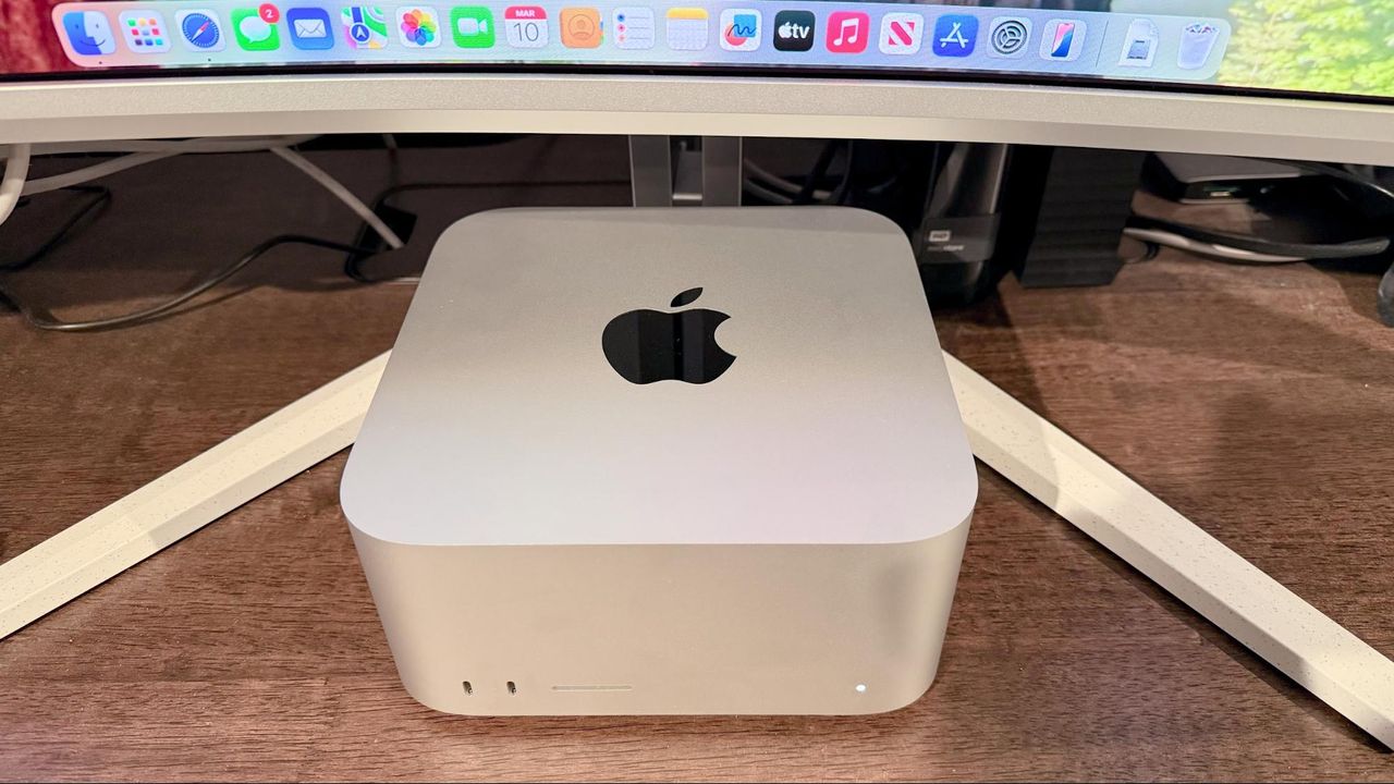 Apple Mac Studio (Early 2025)