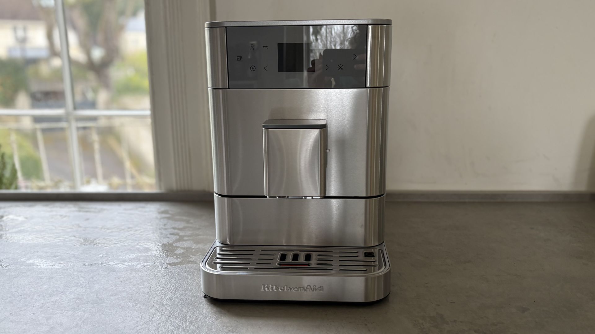 Testing the KitchenAid KF6 Fully Automatic Espresso Machine with it on the surface