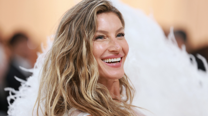 Gisele Bündchen attends The 2023 Met Gala Celebrating "Karl Lagerfeld: A Line Of Beauty" at The Metropolitan Museum of Art on May 01, 2023 in New York City