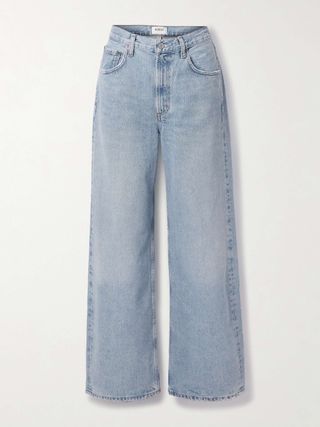 Low-curve, wide-leg jeans with a mid-rise waist