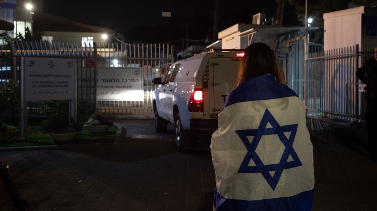 TEL AVIV, ISRAEL- JANUARY 26: Vehicle, carrying the body of the last Israeli hostage remaining in Gaza Ran Gvili, arrives the Abu Kabir Forensic Institute prior to the funeral ceremony in Tel Aviv, Israel on January 26, 2026. (Photo by Mostafa Alkharouf/Anadolu via Getty Images)