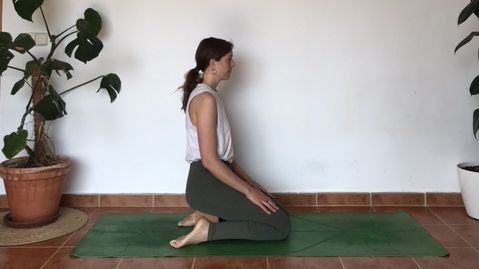 How to do yoga with bad knees | Fit&Well