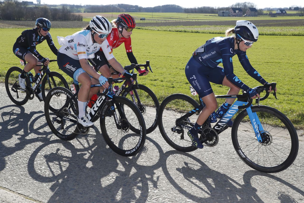 Omloop van het Hageland 2022 - 11th Edition - Tienen - Tielt Winge 128,2 km - 27/02/2022 - Audrey Cordon-Ragot (FRA - Trek - Segafredo) - Barbara Guarischi (ITA - Movistar Team) - Charlotte Kool (NED - Team DSM) - Marlen Reusser (SUI - Team SD Worx) - photo Gomez/SprintCyclingAgency&Acirc;&copy;2022