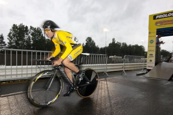 A Rubicon-Orbea rider rolls onto the course.