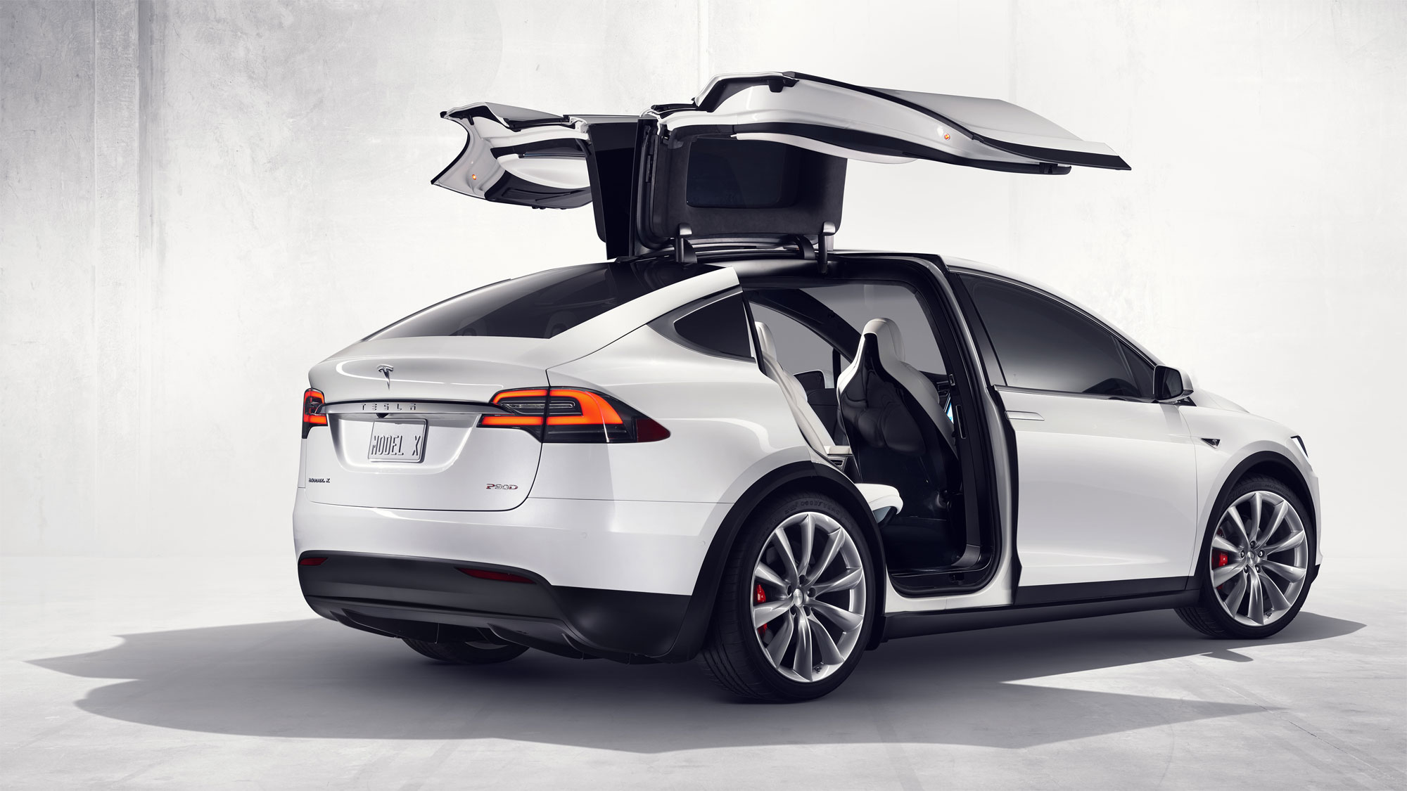 tesla-brings-new-features-to-all-cars-with-version-9-software-update