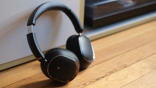 Photograph of FiiO EH13 black headphones