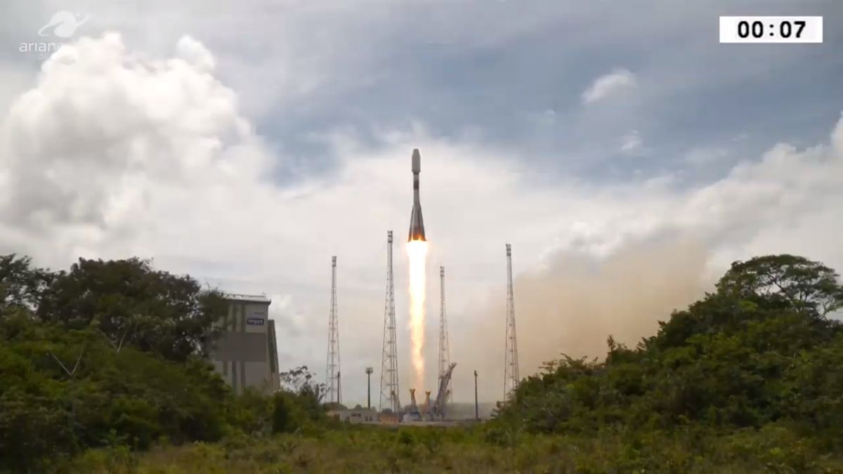 An Arianespace Soyuz rocket launches from French Guiana on April 4, 2019, carrying four communications satellites to orbit.