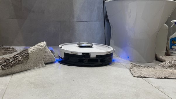 Shark PowerDetect UV Reveal using UV detection