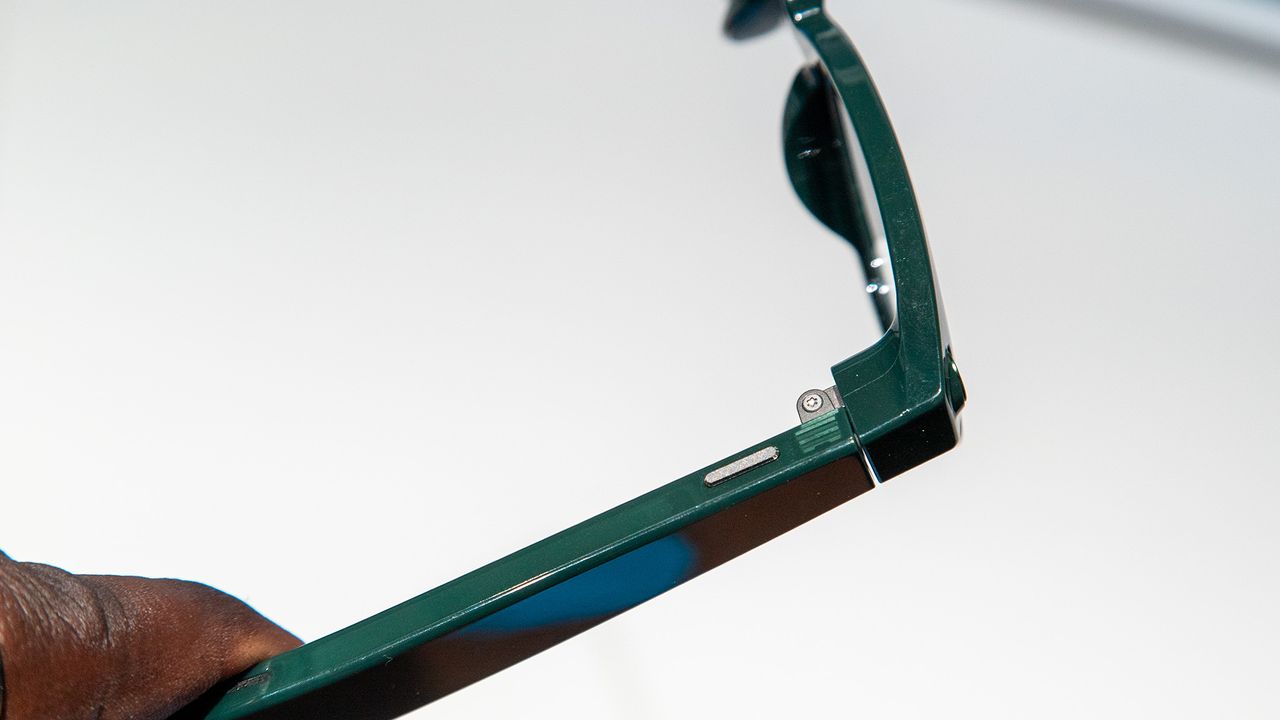 Hands-on with Samsung Glasses with Warby Parker and Gentle Monster styles